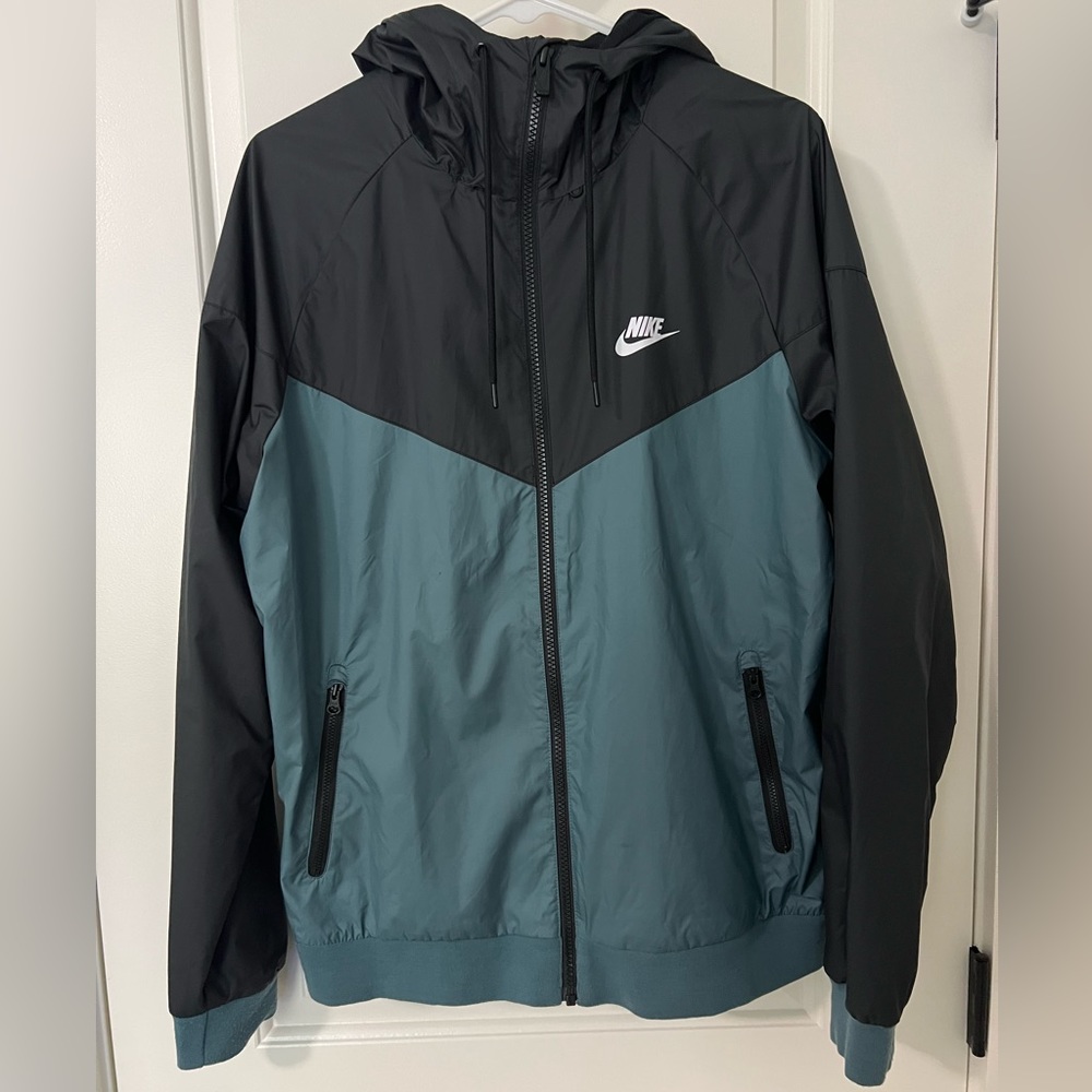 Men’s Nike Wind Breaker - M - Like New